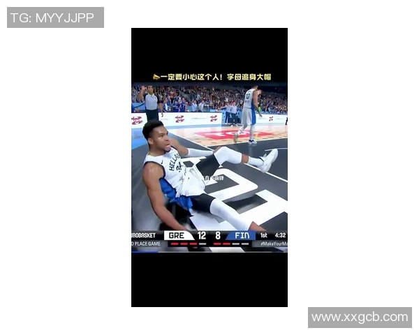 字母哥赛场小动作引发热议 球迷争议不断背后隐藏的心理博弈