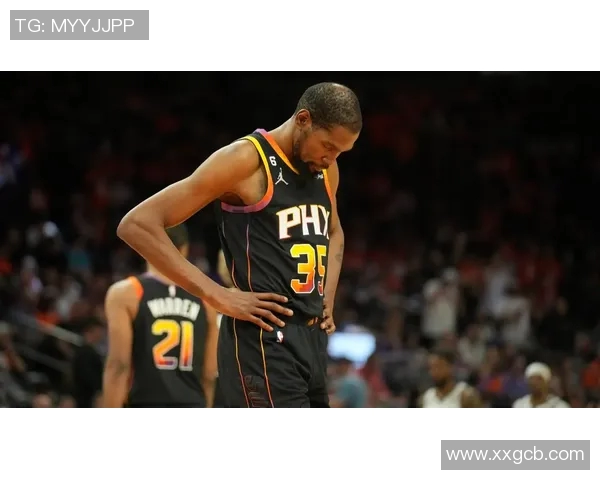 杜兰特与教练激烈争执冲突升级 球场内外关系紧张引发关注