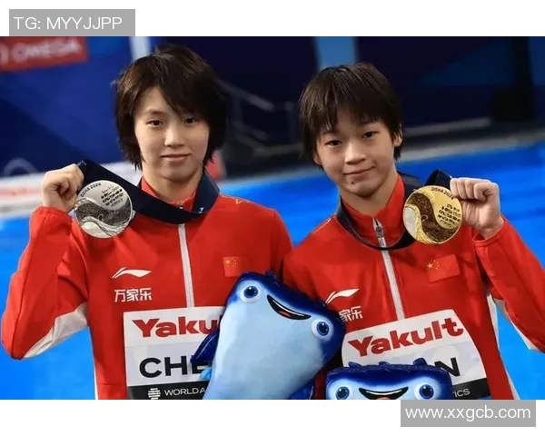 中国跆拳道世锦赛夺金创历史 教练组激动泪洒赛场见证荣耀时刻